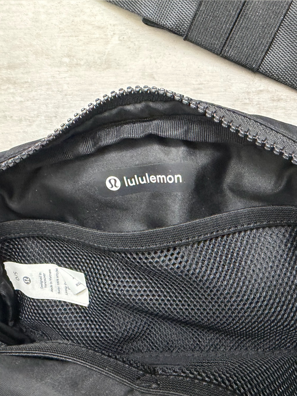 Lululemon Black Belt Bag with Gold Logo - Picture 2 of 3